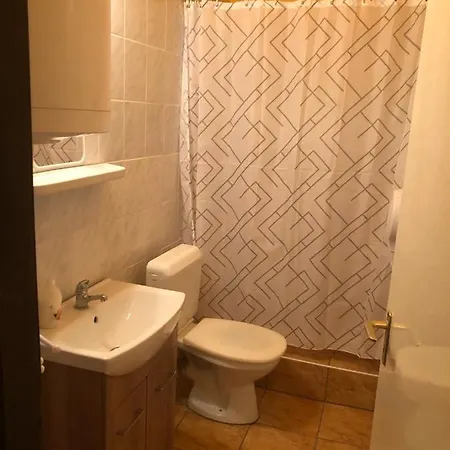 Vakacio Ifjusagi Udulo Мотель *